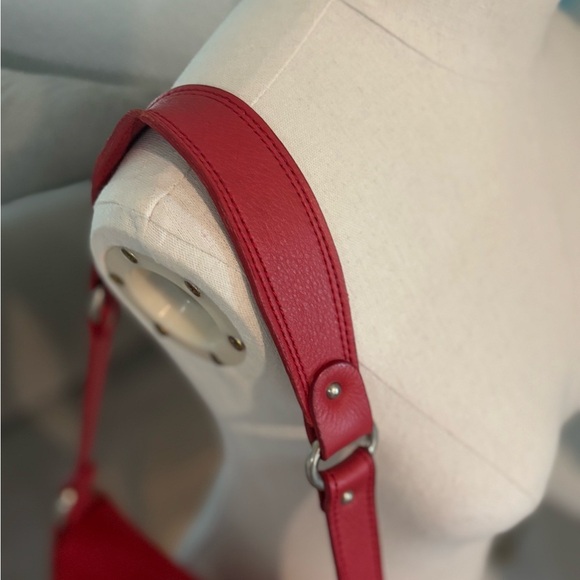 SAS hand made Red Leather Shoulder Bag - Picture 4 of 15